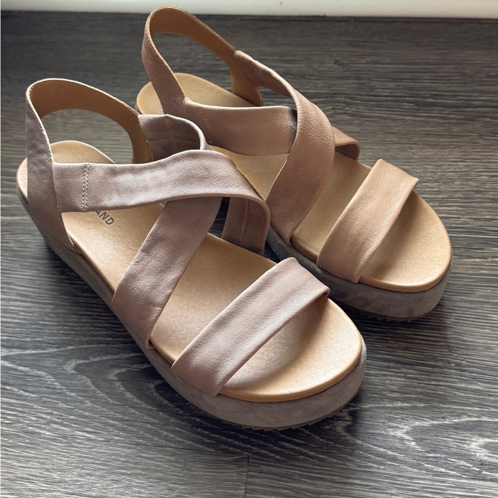 Lucky Brand leather strappy platform waldyna sandals